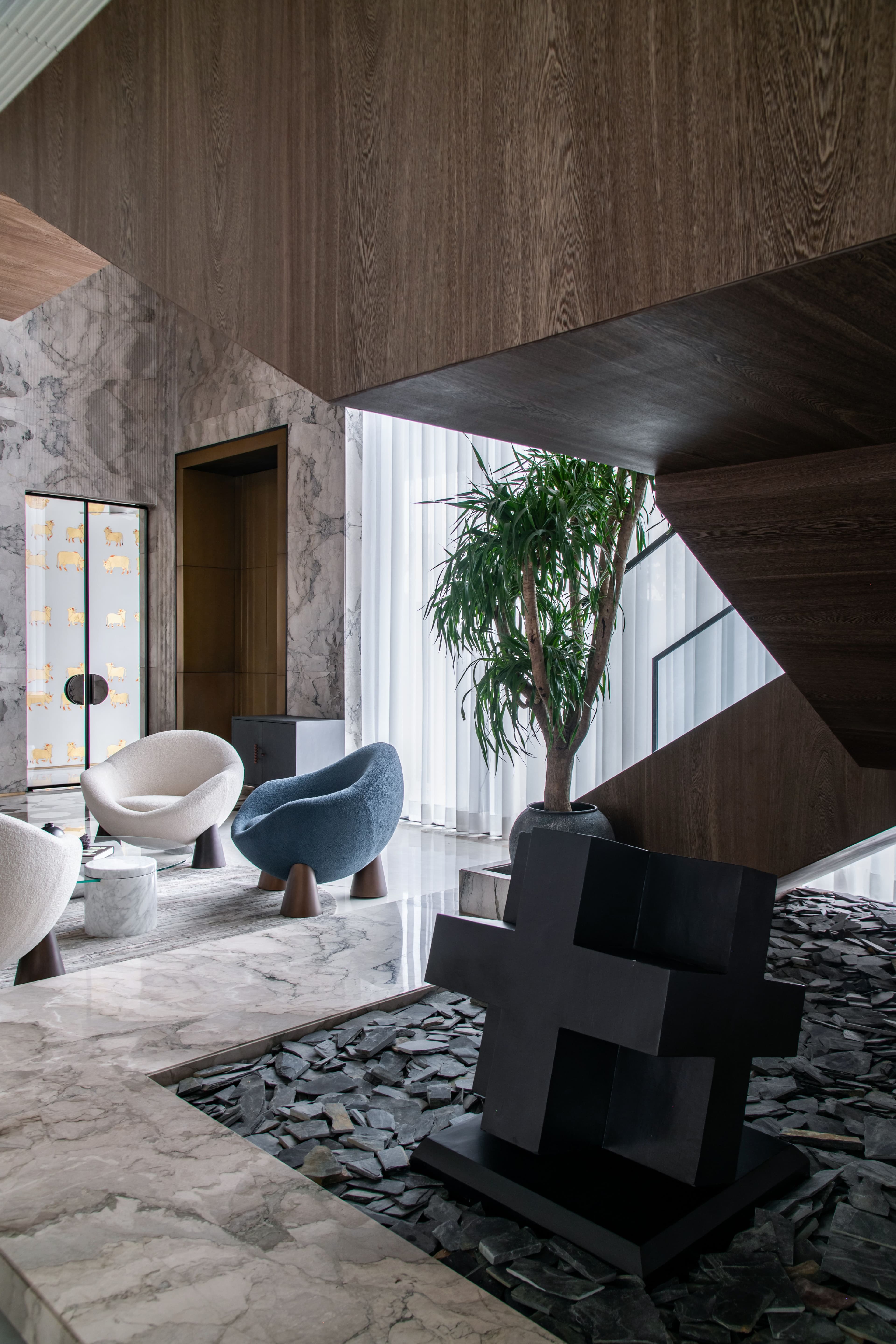 COMPLETE INTERIORS